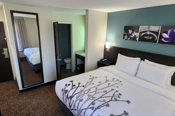 Room 12 of 34