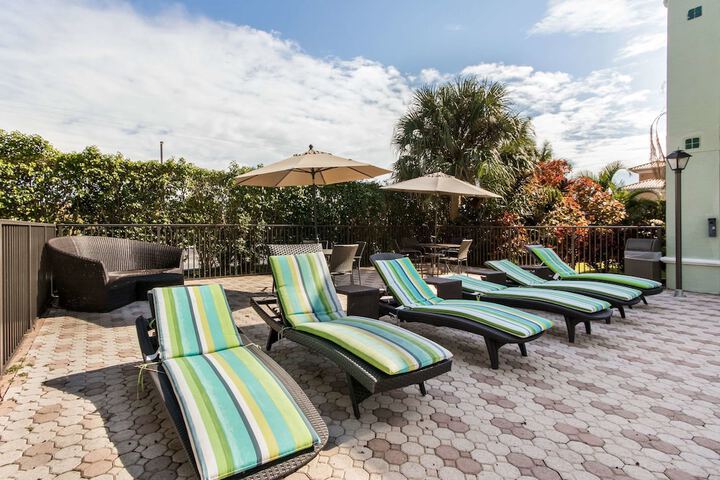 Terrace/Patio 32 of 33