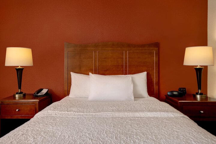 Room 28 of 44