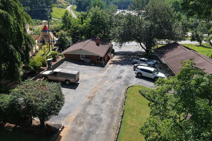 Mountain Aire Cottages Inn & Glamping
