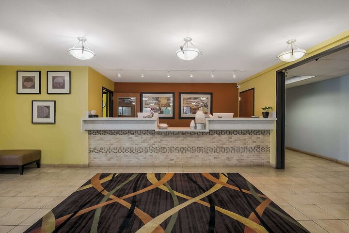 Hotel Interior 11 of 31