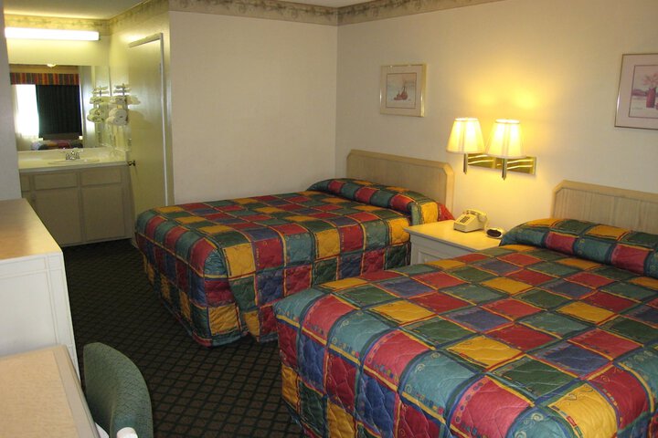 Room 25 of 41