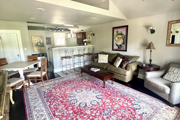 Park Place Inn and Cottages