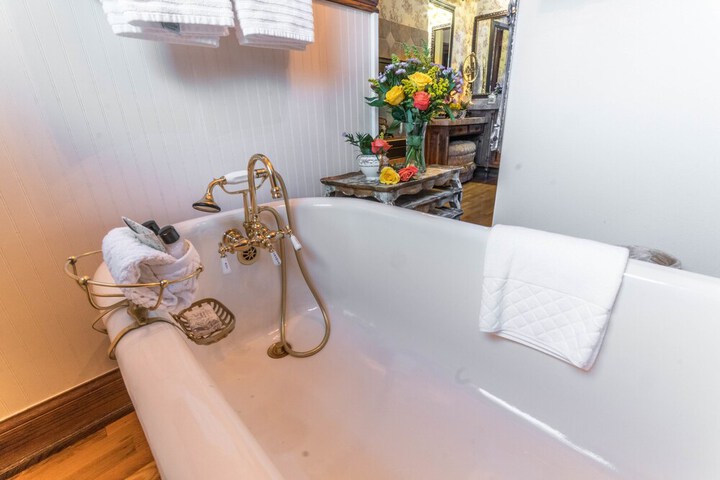 The Victoria B & B