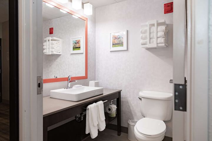 Hampton Inn & Suites Newark Airport Elizabeth