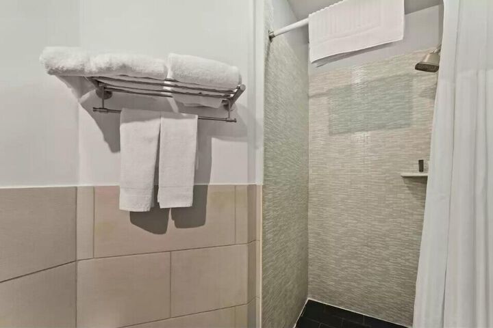 Room 10 of 22