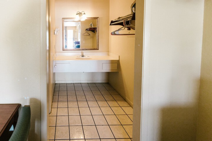 Room 31 of 48