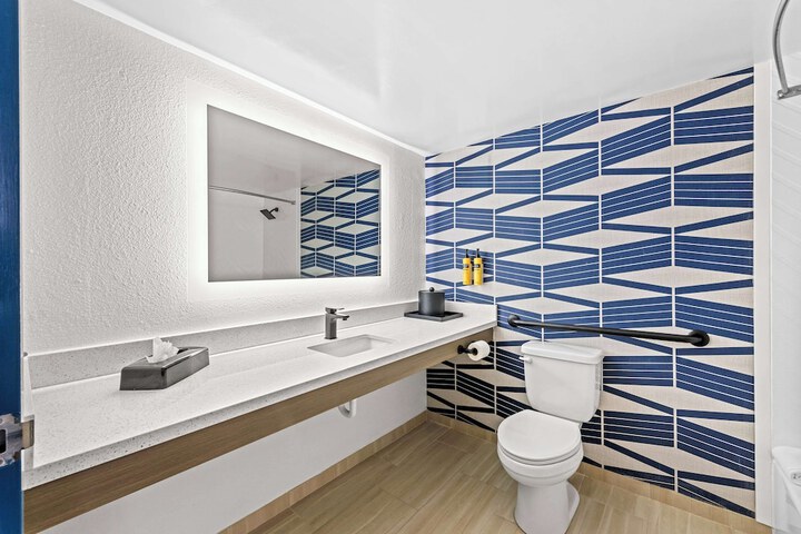 Room 20 of 25
