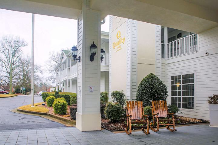 Hotel 8 of 69
