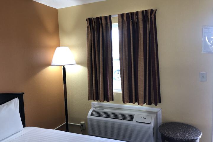 Room 5 of 33