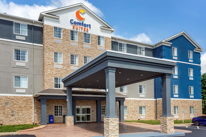 Comfort Suites Clarksville near Governors Square Mall