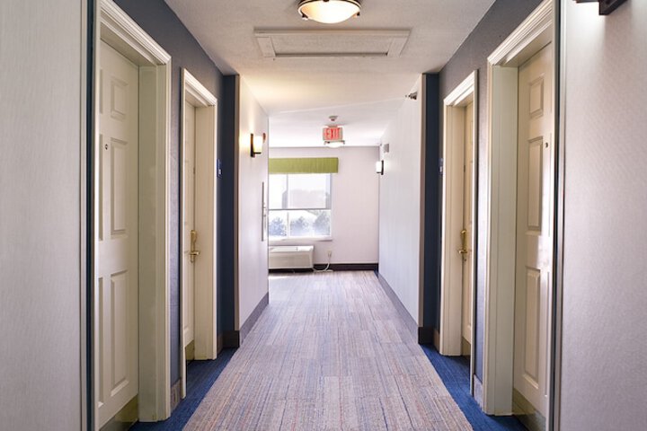 Ballroom/Hall 28 of 28