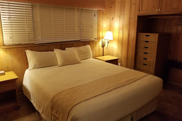 Room 83 of 229