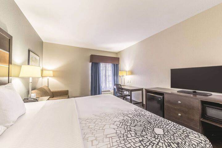 Room 7 of 34