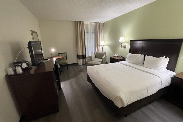 Room 47 of 141