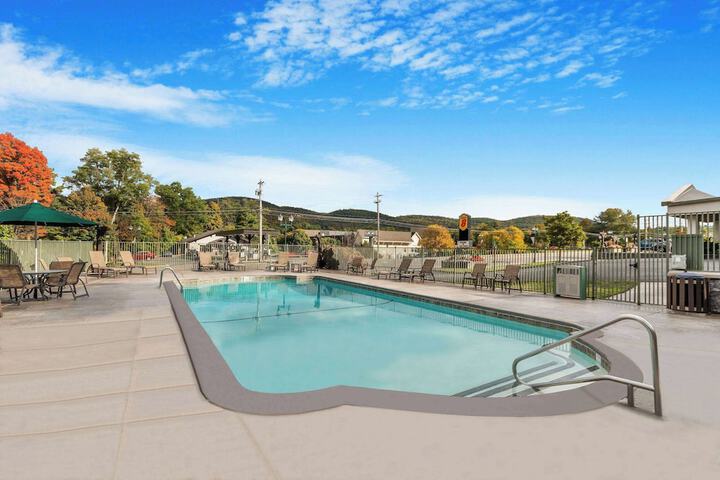 Pool 8 of 61