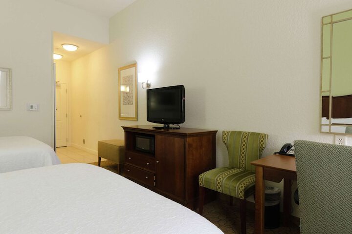 Room 28 of 48