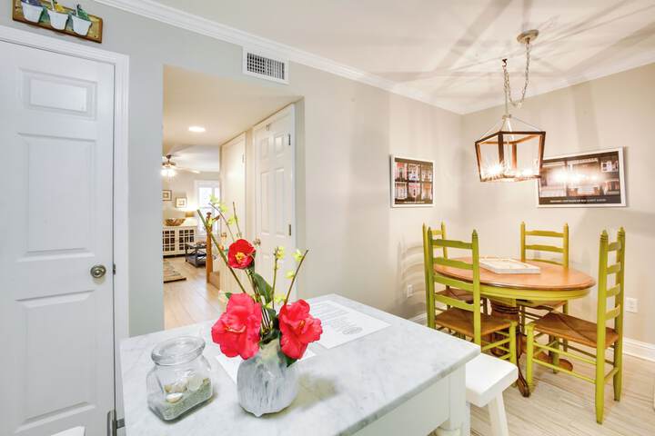 Old Town Bay St. Louis Townhome: Walk to Beach