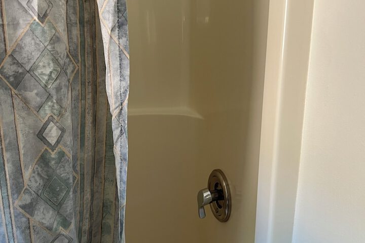 Room 120 of 143