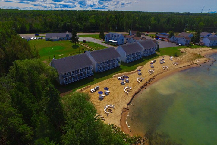 Clearwater Lakeshore Motel