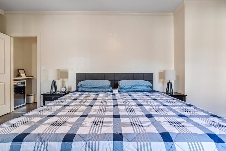 Room 26 of 54
