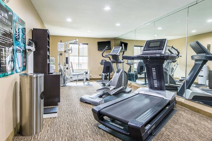 Comfort Inn & Suites Greenwood near University