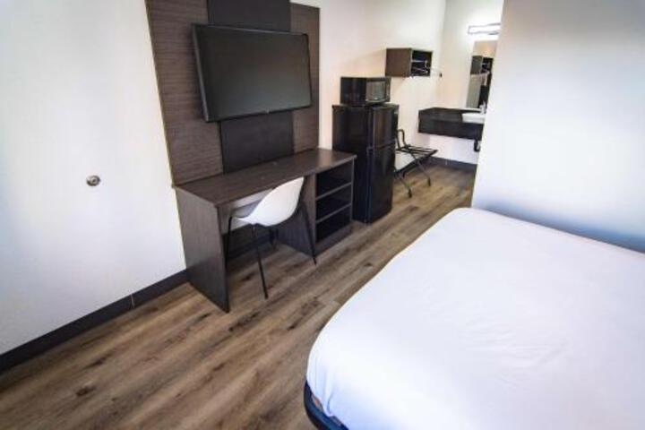 Room 25 of 32