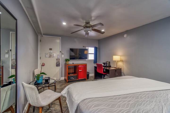 Room 102 of 143