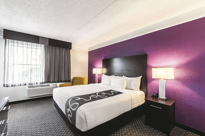 Room 32 of 47