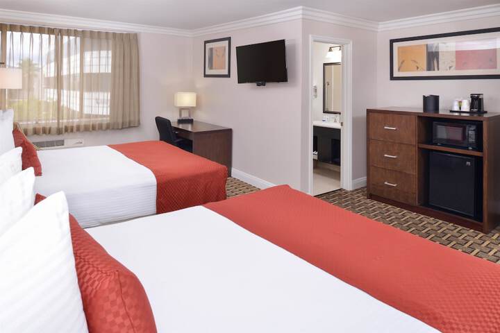 Room 12 of 37