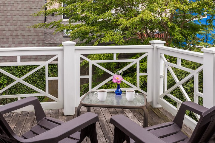 Sundeck 25 of 27