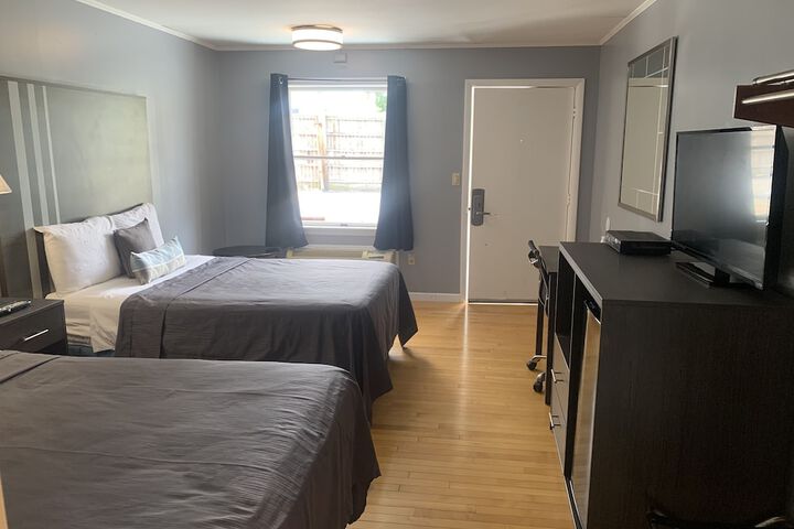 Room 33 of 42