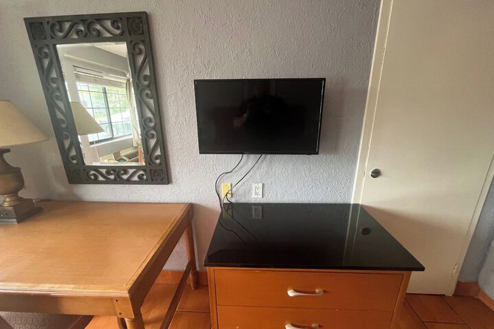 Room 34 of 40