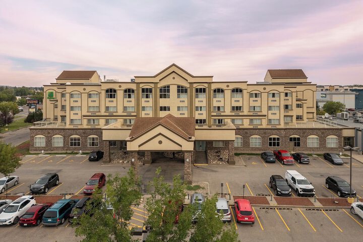 Hotel 2 of 200