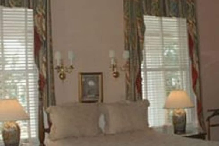 1842 Inn