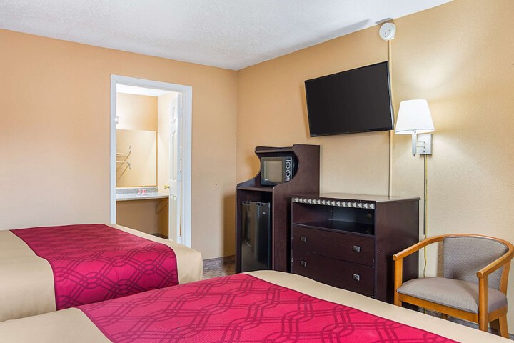 Room 16 of 32