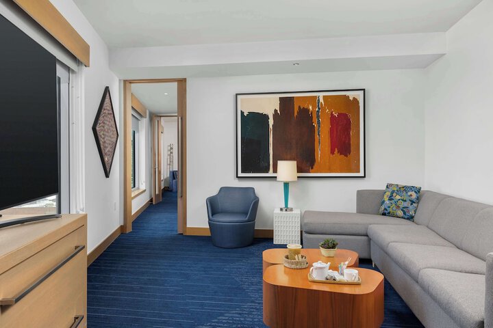 Room 47 of 90