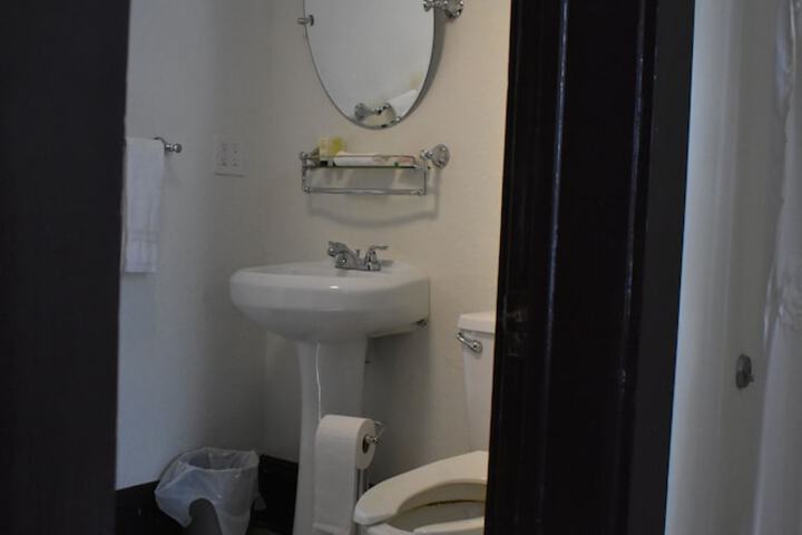 Room 44 of 104