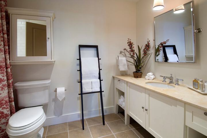 Room 15 of 23