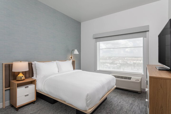 Room 13 of 40