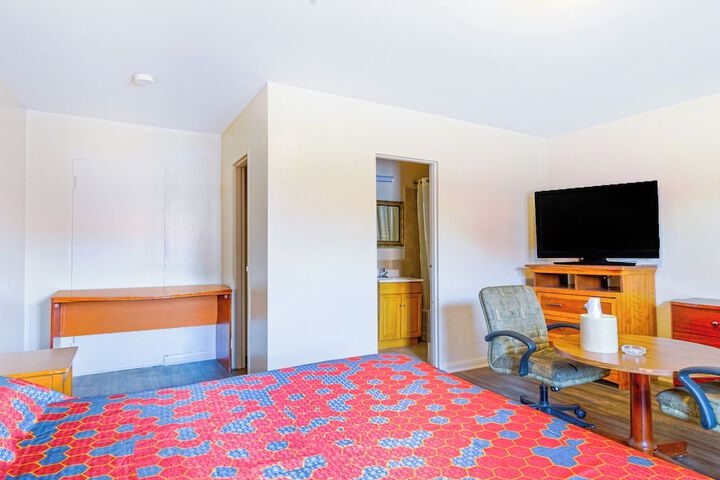 Manor Motel by OYO Near Oak Brook / Chicago Westchester