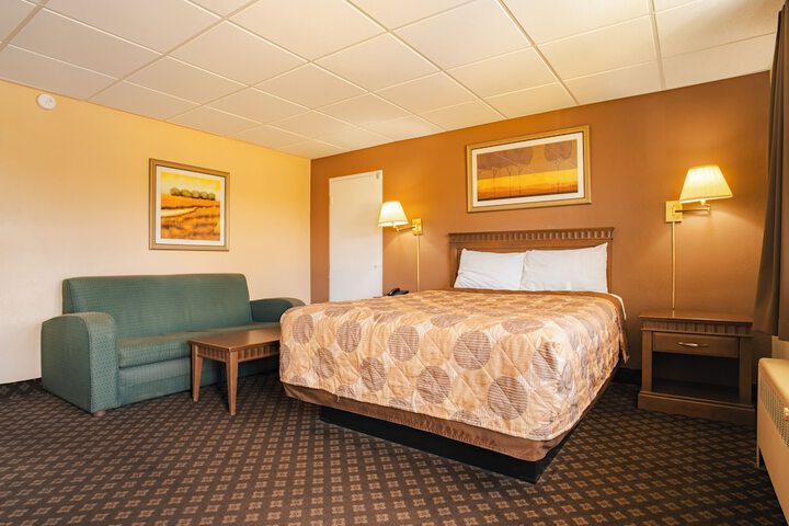 Room 13 of 15