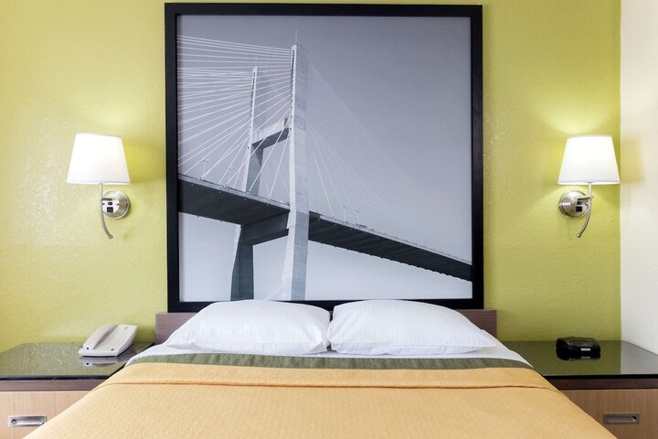 Room 13 of 20