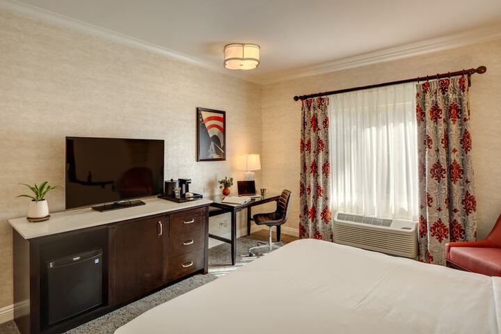 Ayres Hotel Costa Mesa / Newport Beach
