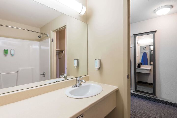 Room 8 of 23