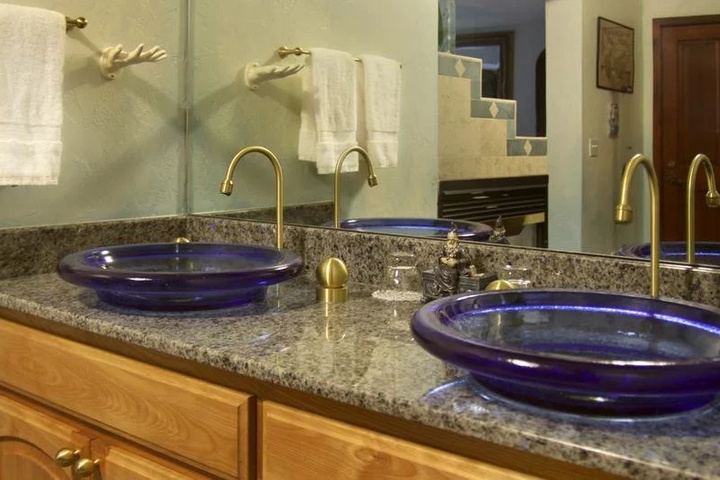 AVALON a LUXURY B AND B