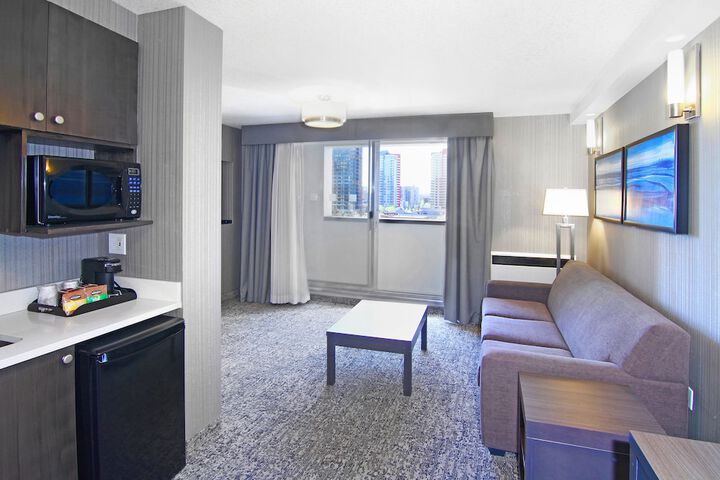 Room 34 of 48