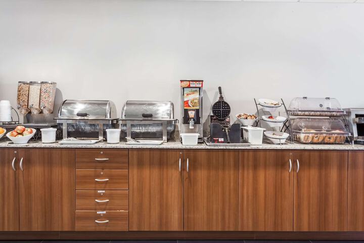Breakfast/Coffee Service 38 of 42