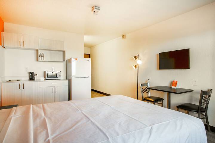 Room 13 of 28
