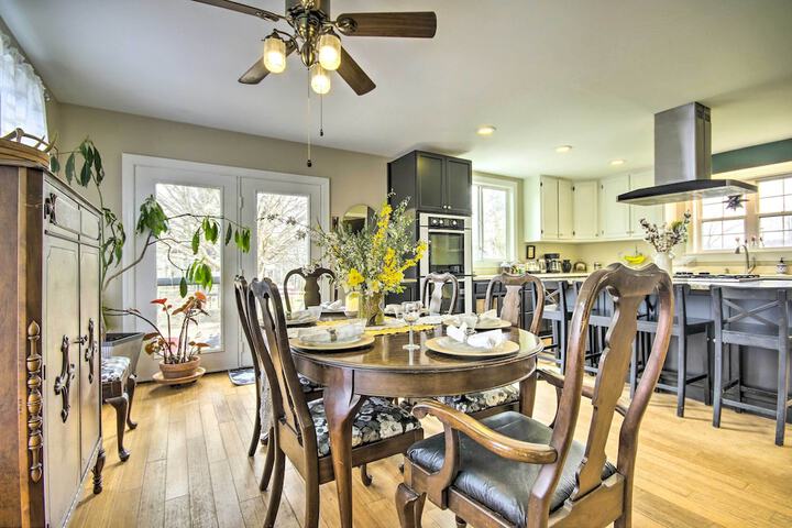 Historic Farmhouse w / Chefs Kitchen Near Wineries